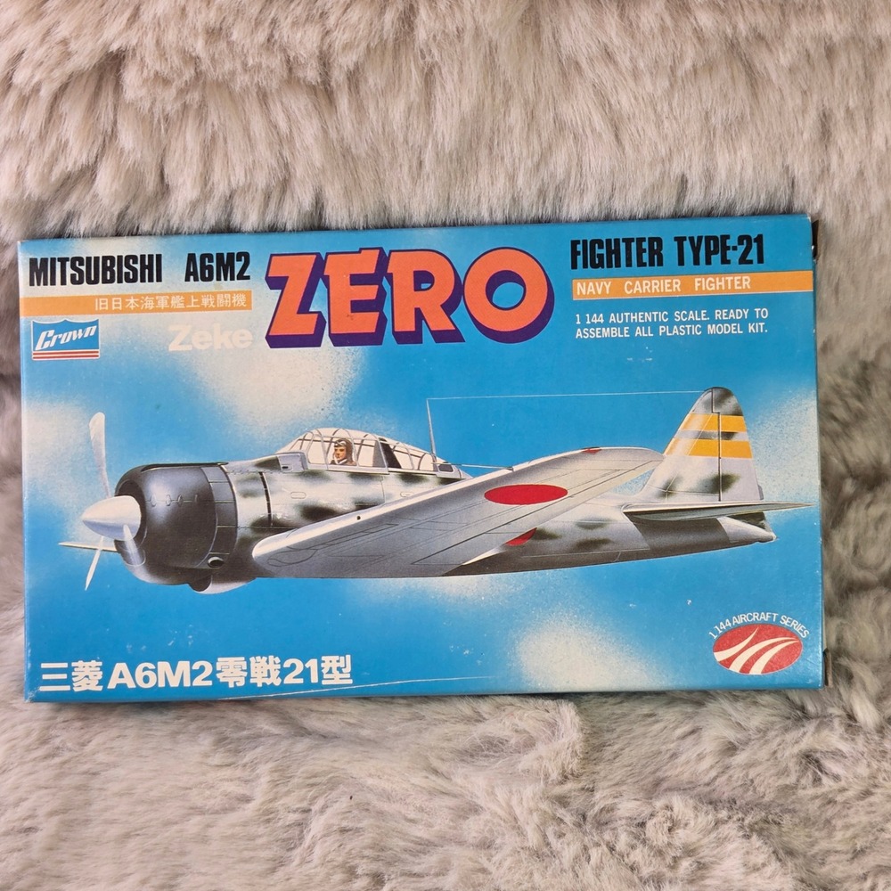Crown Mitsubishi A6M2 Zero Fighter Type-21 Zeke 1/144 Scale Model Kit A7 Vintage
